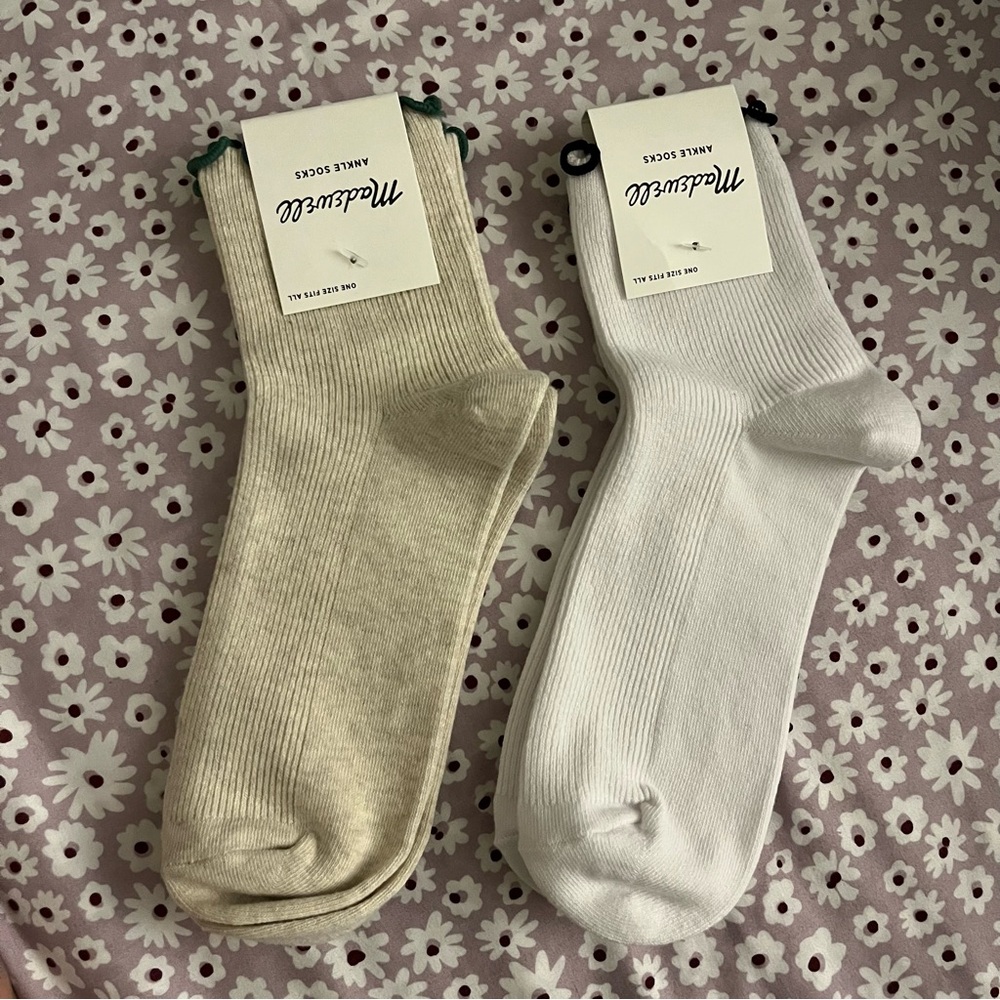 NWT Madewell Ruffle Trim Ankle Socks - 2 pairs